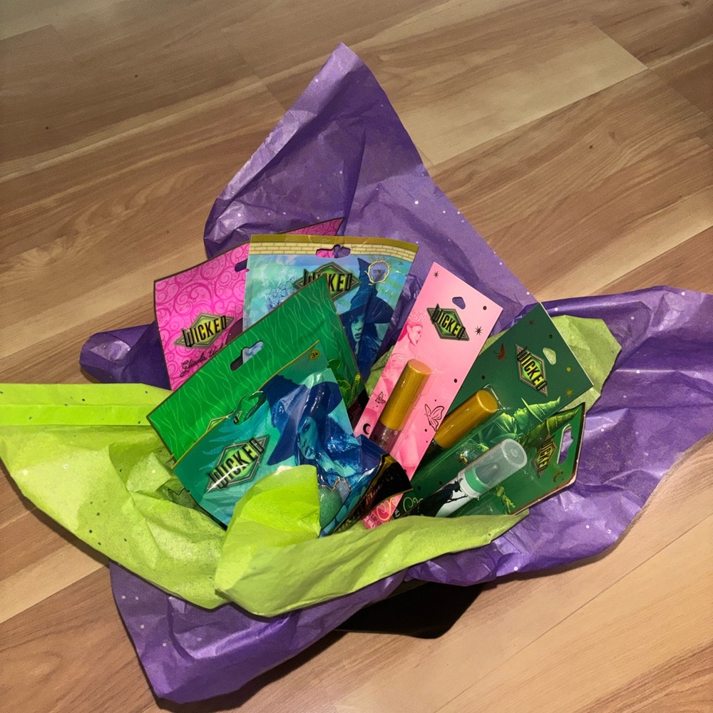 Wicked Themed Gift Set with Assorted Colors